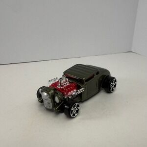 Maisto Knuckle Dragger Hot Rod Diecast Car Metallic Green Red Engine 11414